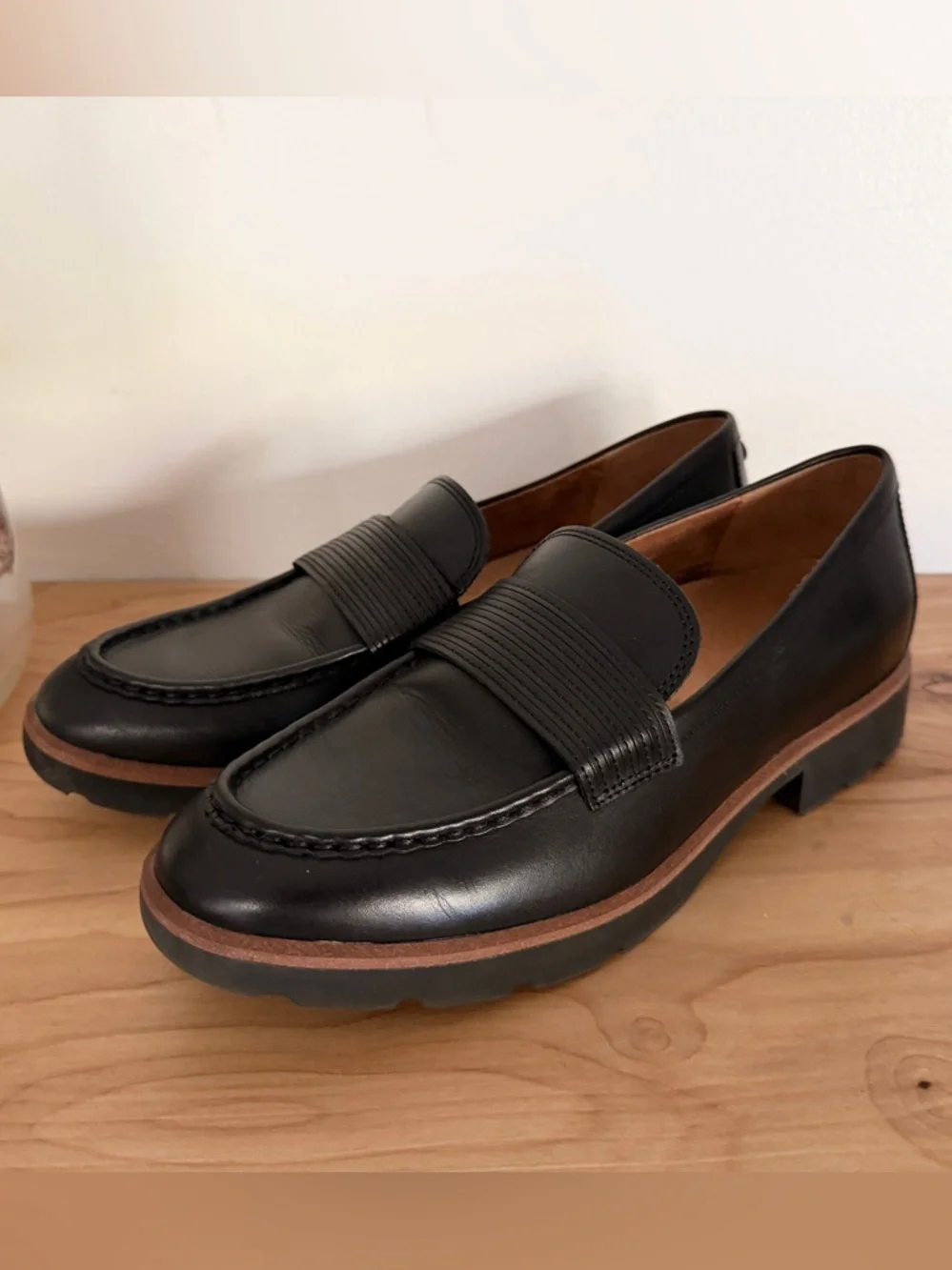 Vionic Black Leather Loafer - Picture 2 of 12